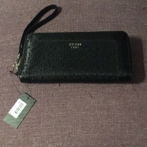 NWT GUESS Wristlet